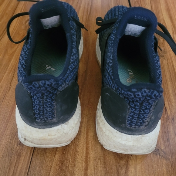 Adidas Ultraboosts women's size 7 - Picture 4 of 5
